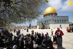 تصاویر منتشر شده از اولین نماز جمعه ماه رمضان در مسجد الاقصی