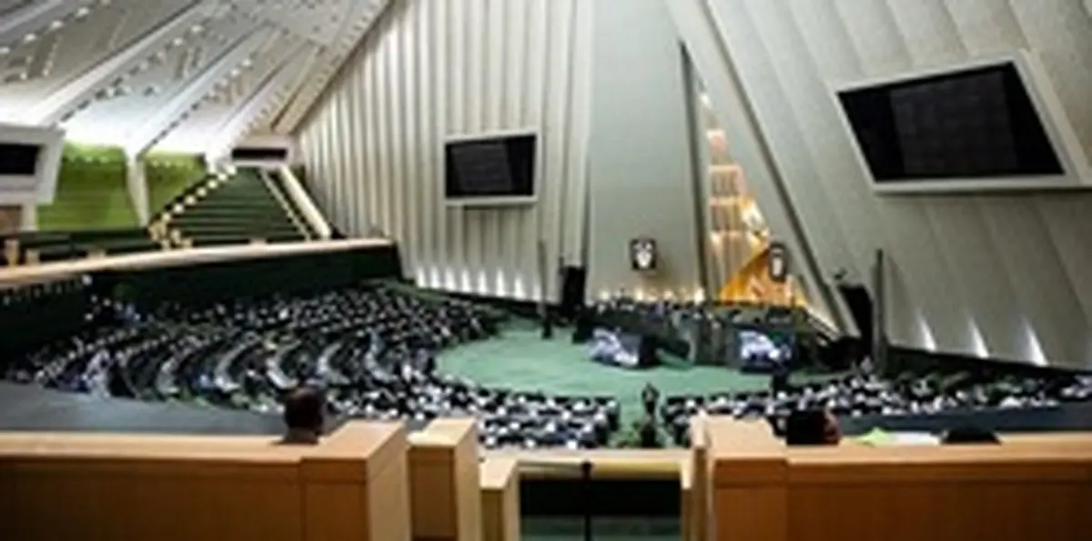 واعظی: اعتدال و توسعه کارگزاران 74 نیست