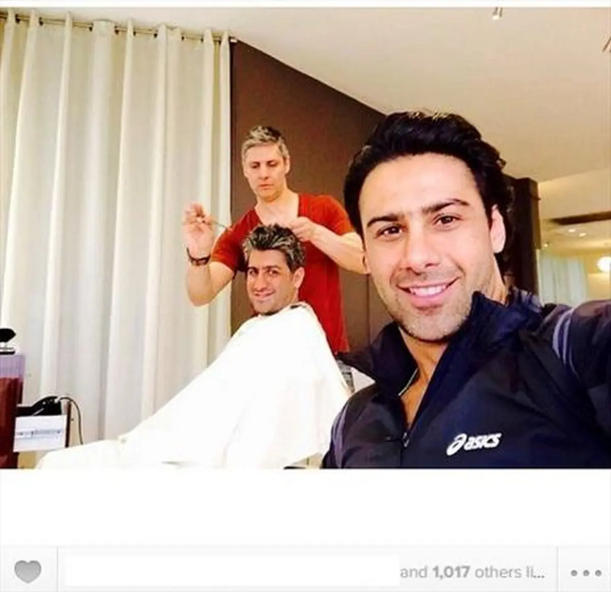 عکس/ فرهاد مجیدی و برادرش در آرایشگاه!