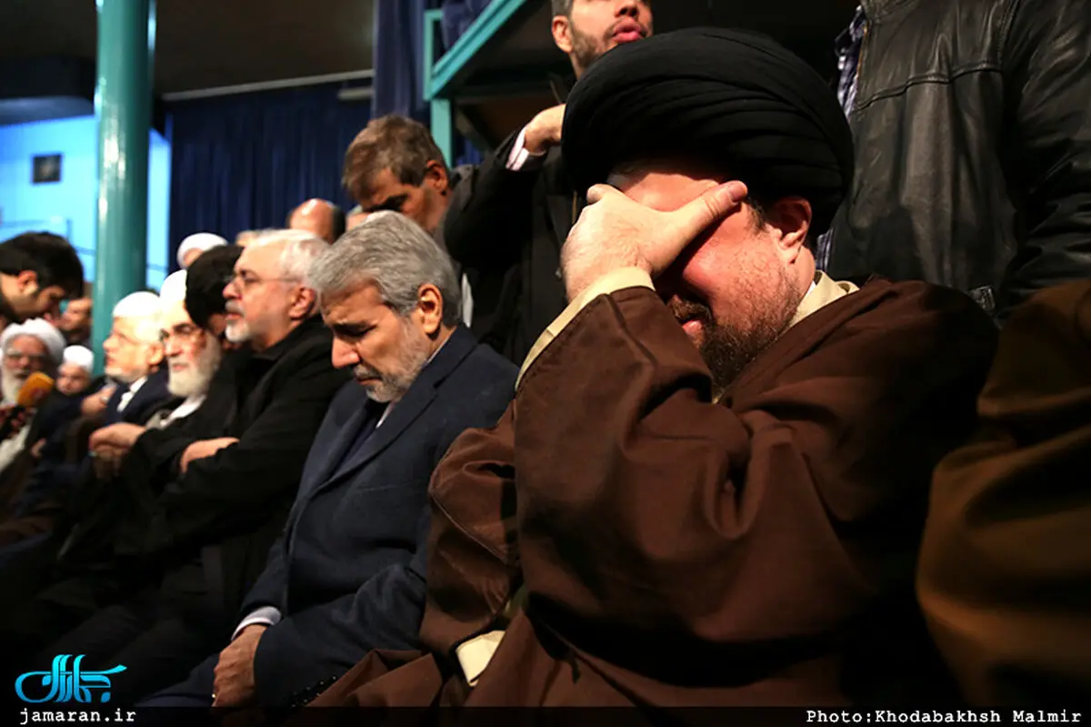 گریه کردن سیدحسن خمینی بعد از فوت آیت الله هاشمی/عکس