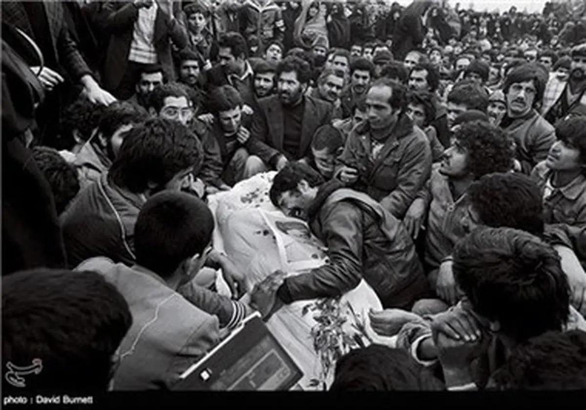 تصاویر کمتر دیده شده از انقلاب 57