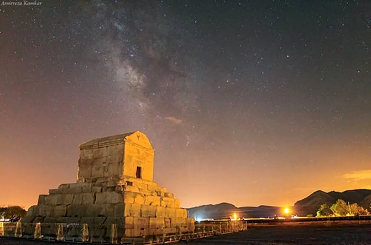 کهکشان راه شیری بر فراز پاسارگاد