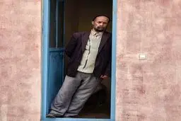 گریم متفاوت بازیگر "پایتخت" در فیلم جدیدش/عکس