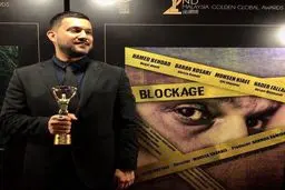 جابزه بهترین بازیگر مرد گلدن گلوبال در دستان حامد بهداد/عکس