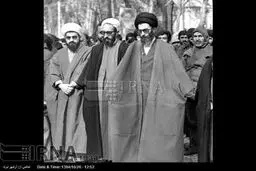 28 دی 1358 نخستین نماز جمعه به امامت آیت‌الله خامنه‌ای/ تصاویر