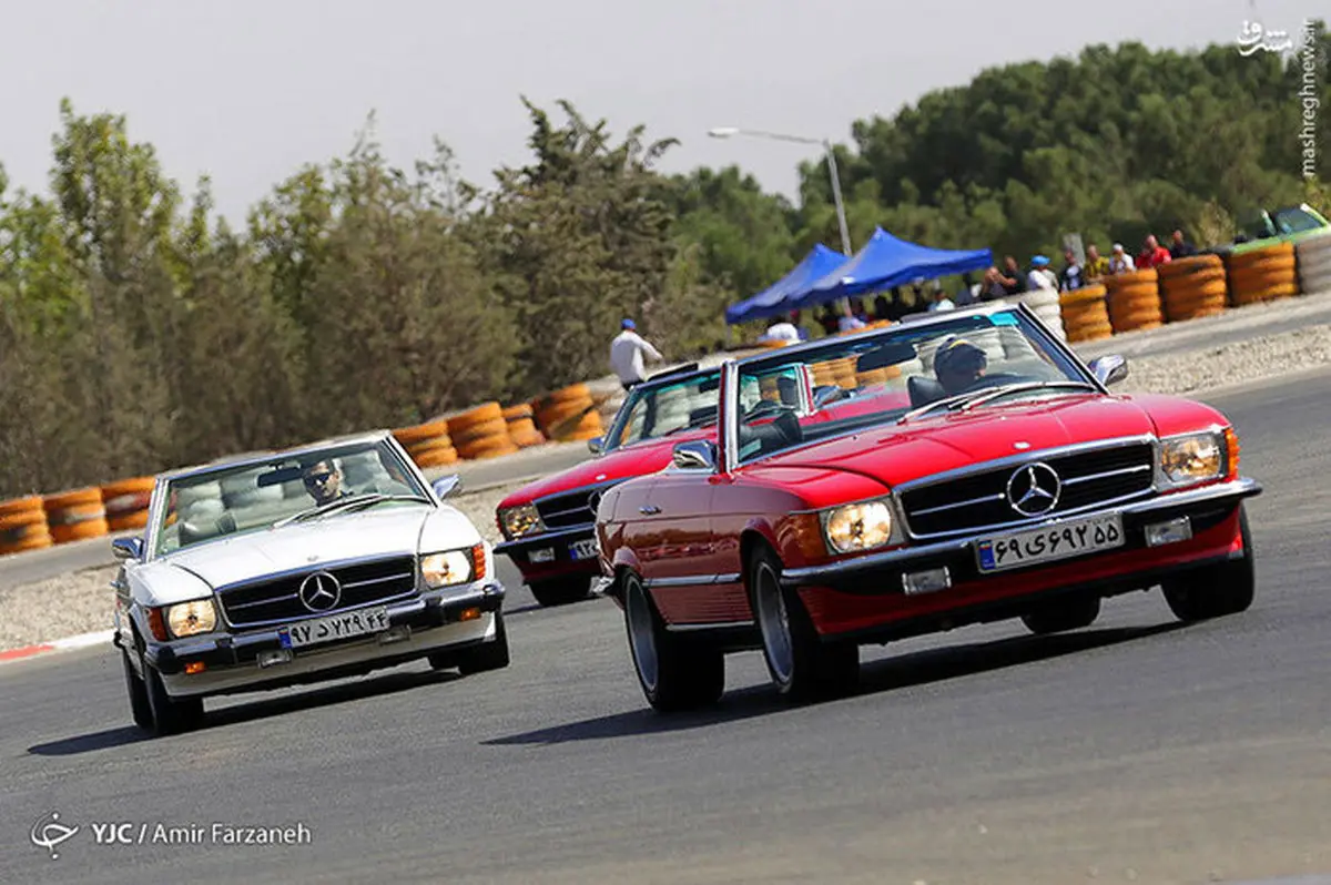 جولان بنزهای  کلاسیک در پیست سرعت تهران/عکس