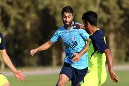 چهار بازیکن استقلال که در تمرینات این تیم غایب بودند، در تمرین پنجشنبه آبی‌ها شرکت کردند.