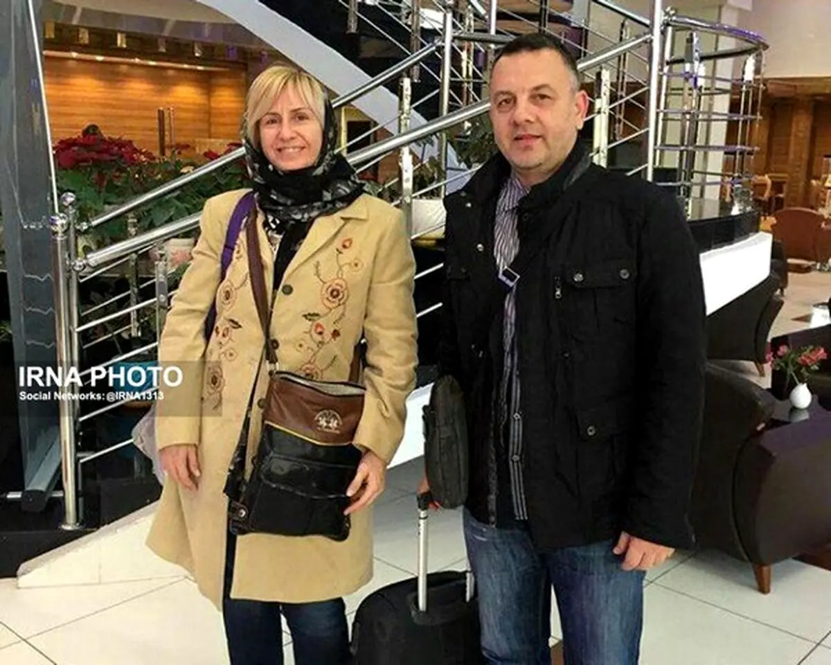 سرمربی جدید تیم ملی والیبال و همسرش در تهران/عکس
