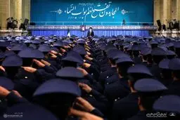 تصاویری متفاوت از دیدار فرماندهان نیروی هوایی ارتش با رهبرانقلاب