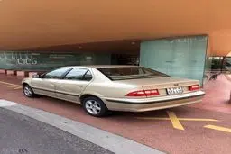 تصاویری از سمند در خیابان‌های ژنو سوئیس!