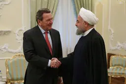 تصاویری از دیدار روحانی با صدراعظم سابق آلمان