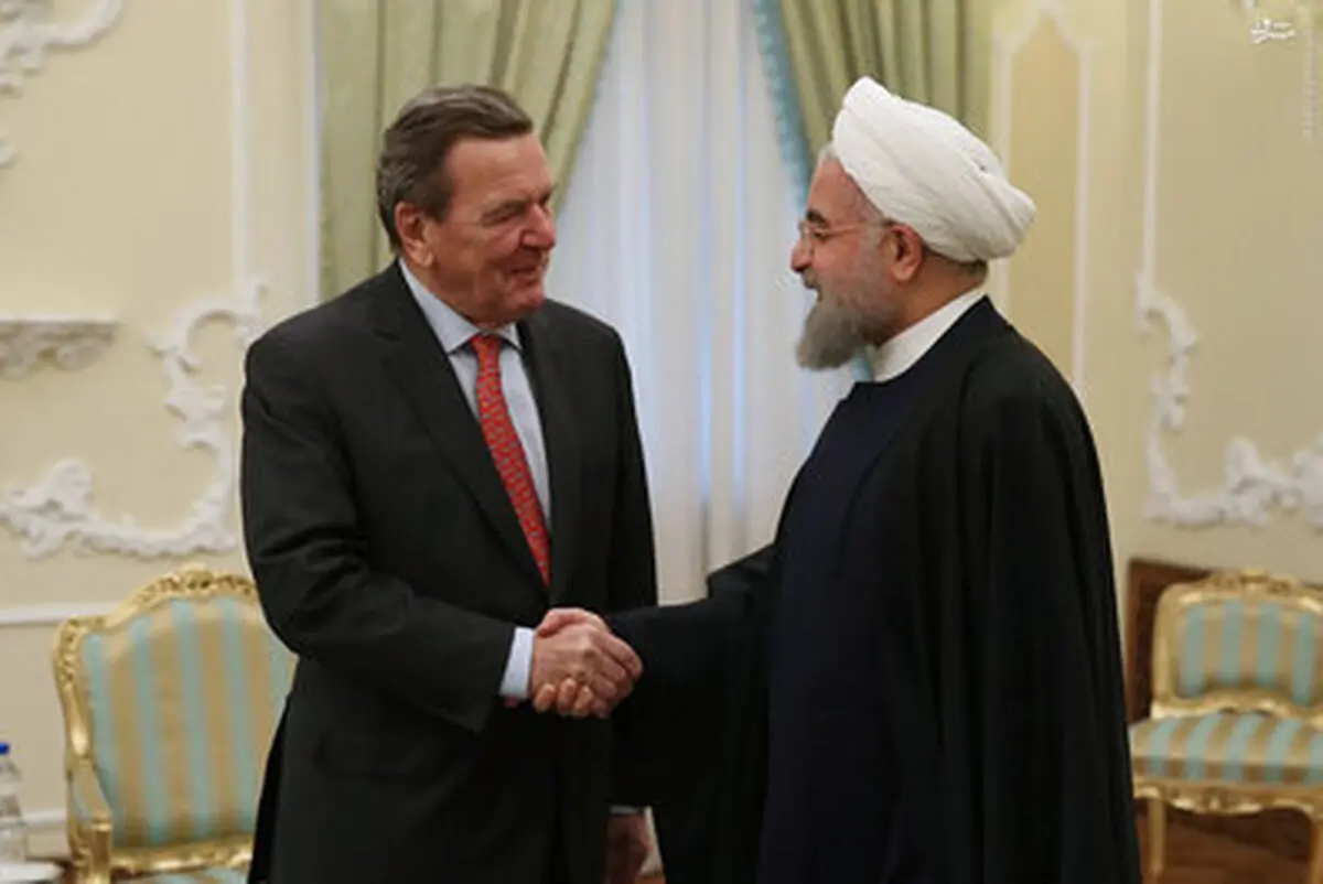 تصاویری از دیدار روحانی با صدراعظم سابق آلمان