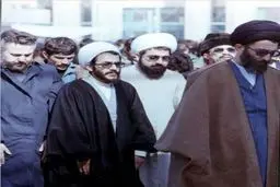 تصویری از رهبر انقلاب، ابراهیم یزدی و حسن روحانی