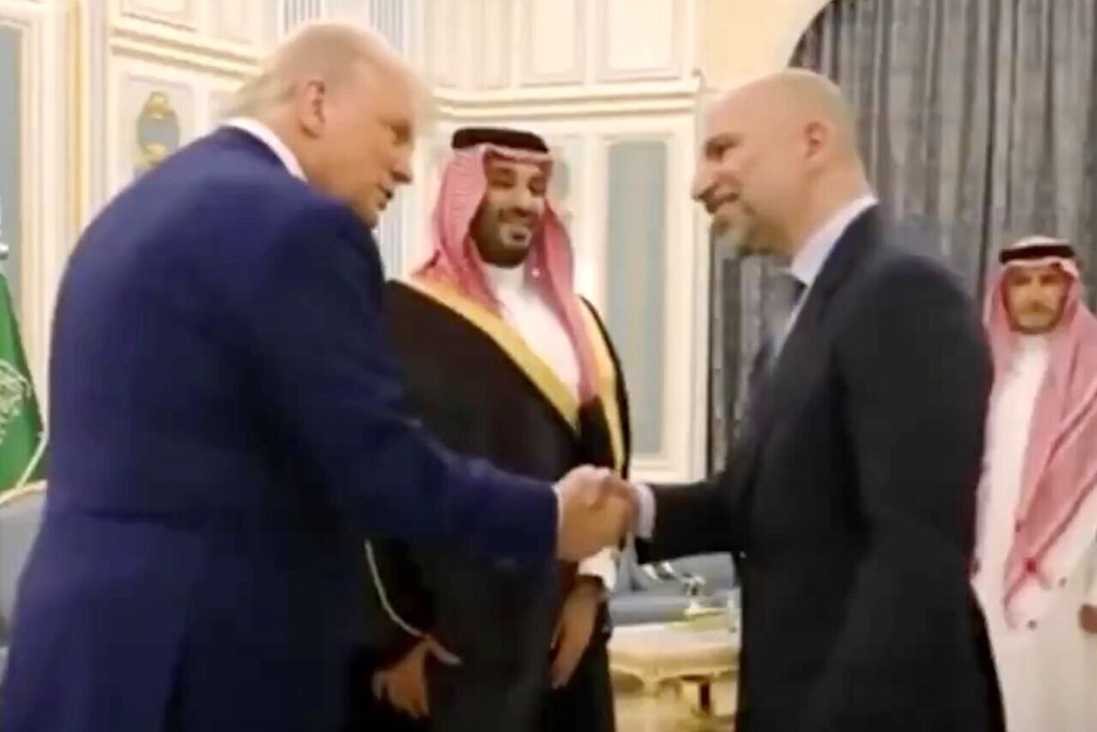 طعنه ترامپ: دارا خسروشاهی را برای مذاکره با ایران بفرستیم!