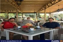 تفریح جواد کاظمیان همراه با علی کریمی/عکس