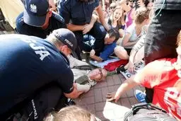 تصاویر | اعتراض هزاران مخالف دولت لهستان به اصلاحات جدید قضایی