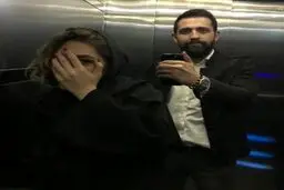 خلاقیت آقای بازیگر معروف در نشان ندادن چهره همسرش/عکس