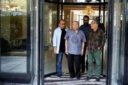 تصاویری از حضور هنرمندان در خانه مرحوم عزت‌الله انتظامی