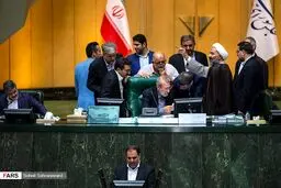 اصولگرایان بالای سر رئیس لاریجانی!