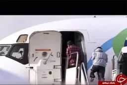 اخراج مهاجران «غیرقانونی» از آمریکا با غل و زنجیر!+ تصاویر