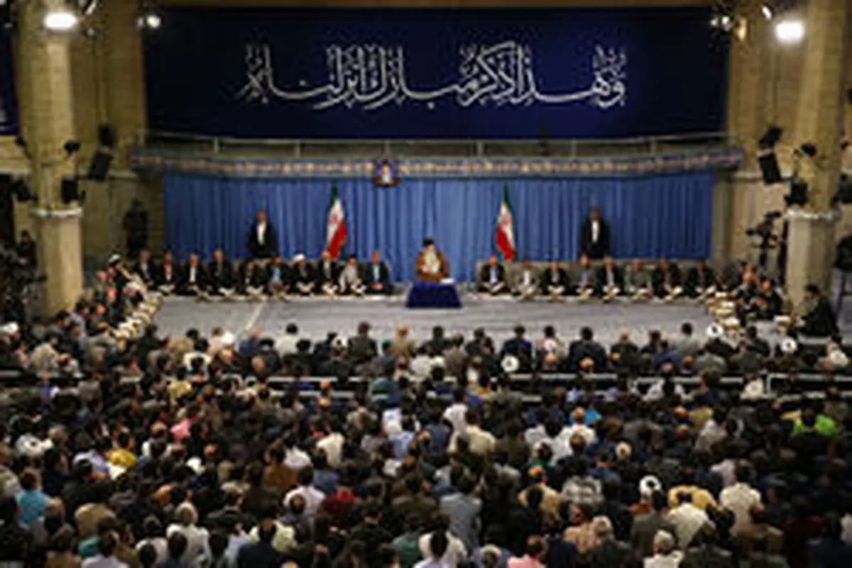 رهبر انقلاب: ملت ایران قدر انقلاب را دانست به استکبار اعتماد نکرد و پیشرفت کرد