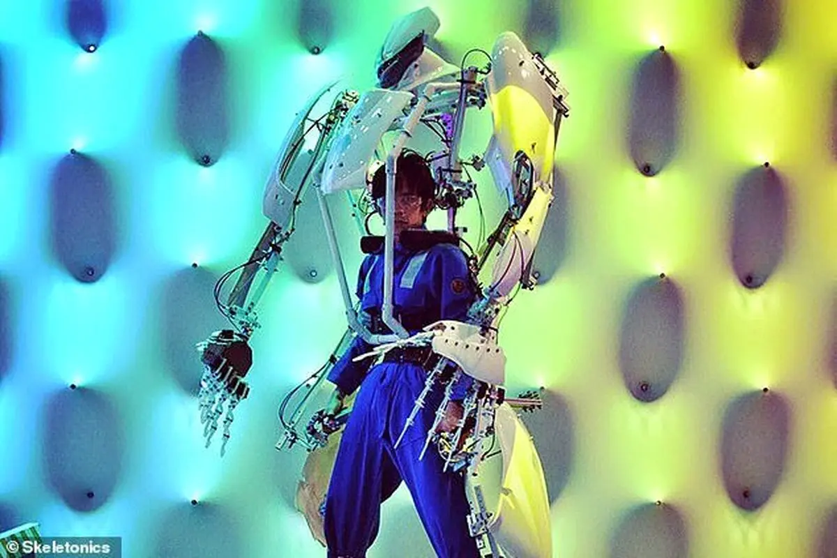 اسکلت خارجی که انسان را به ربات تبدیل می‌کند! + تصاویر