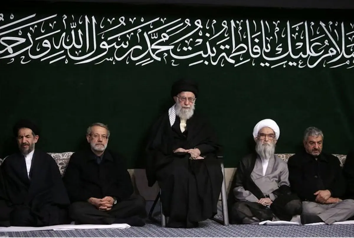 مراسم عزاداری شب شهادت حضرت فاطمه زهرا(س) با حضور رهبرمعظم انقلاب / تصاویر