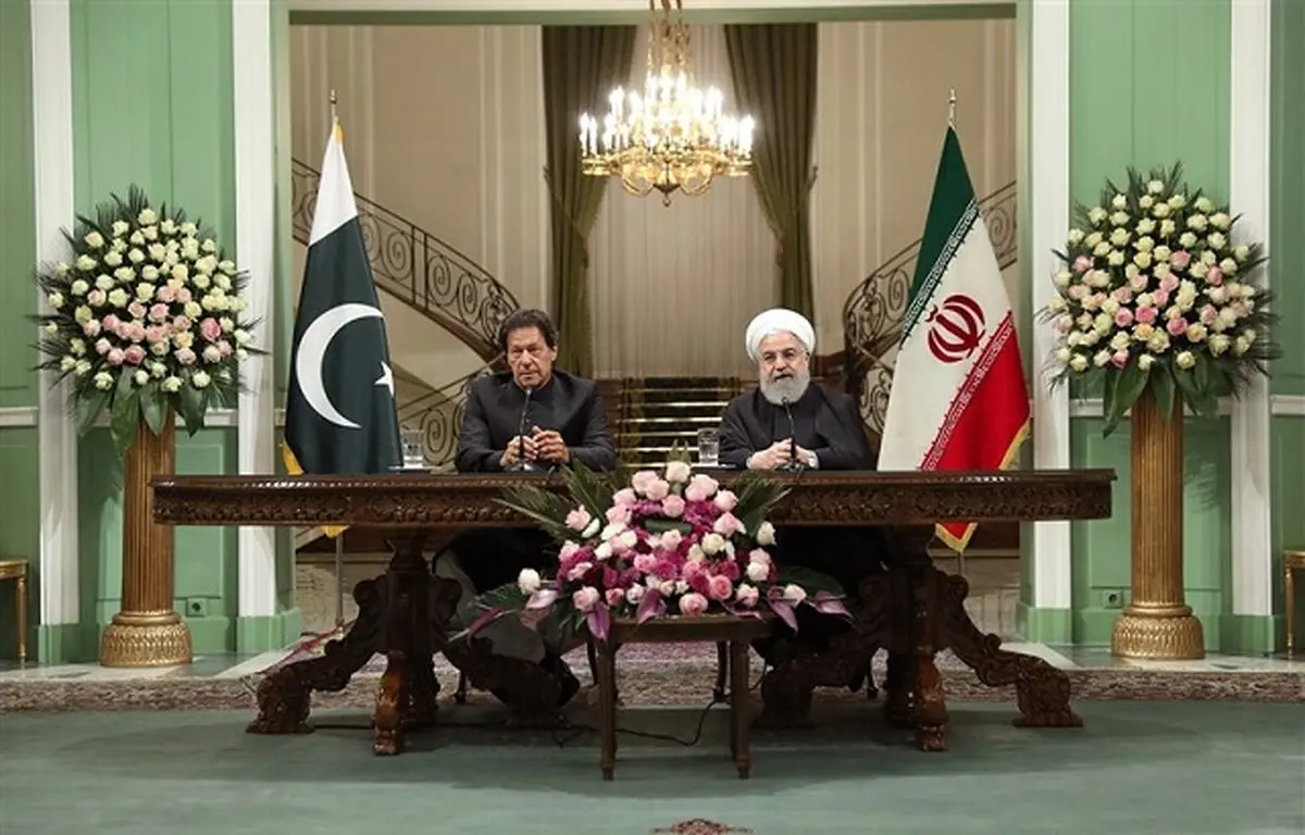 روحانی در دیدار با عمران خان: سرنخ‌ حمله به نفتکش ایرانی را پیدا کردیم