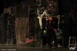 روایتی تصویری از نمایش "در اعماق"