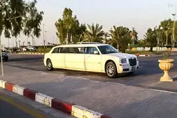 لیموزین کرایسلر در ایران/ عکس
