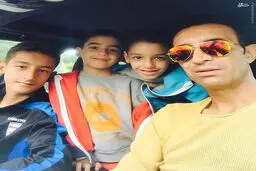 سلفی رضا عنایتی با پسرانش/ عکس
