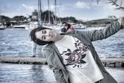 پوزيشن جالب افسانه پاكرو در جديدترين عكسش + عكس