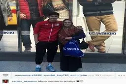 تصویر جالب از سردار آزمون و مادرش در آنتالیا