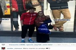 تصویر جالب از سردار آزمون و مادرش در آنتالیا
