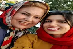مهرانه مهین ترابی در کنار خواهرزاده‌اش