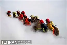 عکسی بدون شرح از آتش نشانان...