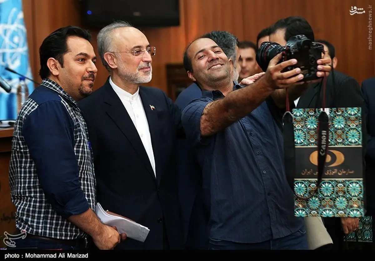 سلفی سخت با صالحی/ عکس