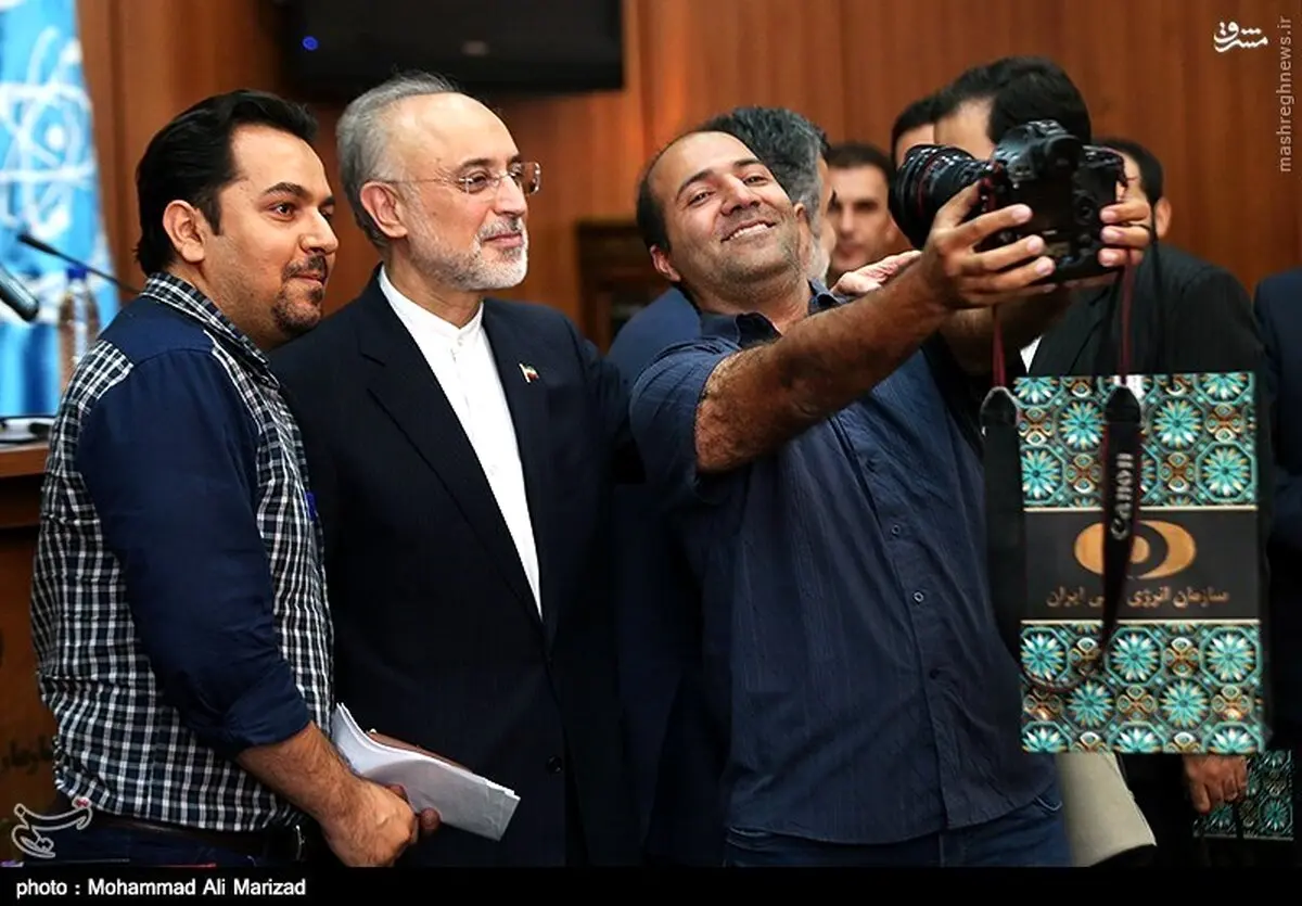سلفی سخت با صالحی/ عکس