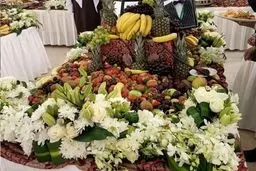 ضیافت شام پر زرق و برق شاه عربستان برای میهمانان ویژه/تصاویر