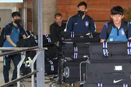 کره ای ها با ماسک به تهران آمدند!/تصاویر