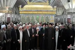 غیبت عجیب احمدی‌نژاد در تجدید میثاق اعضای مجمع تشخیص مصلحت در حرم امام/عکس