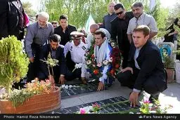 مقصد قهرمان وزنه برداری در بدو ورود به زادگاهش/عکس