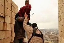 پرتاب 9 نفر از بالای ساختمان به اتهام همجنسگرایی/تصاویر