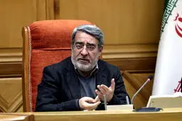 وزیر کشور: برخی سیاسیون به‌موازات فشار دشمن، به دولت حمله می‌کنند