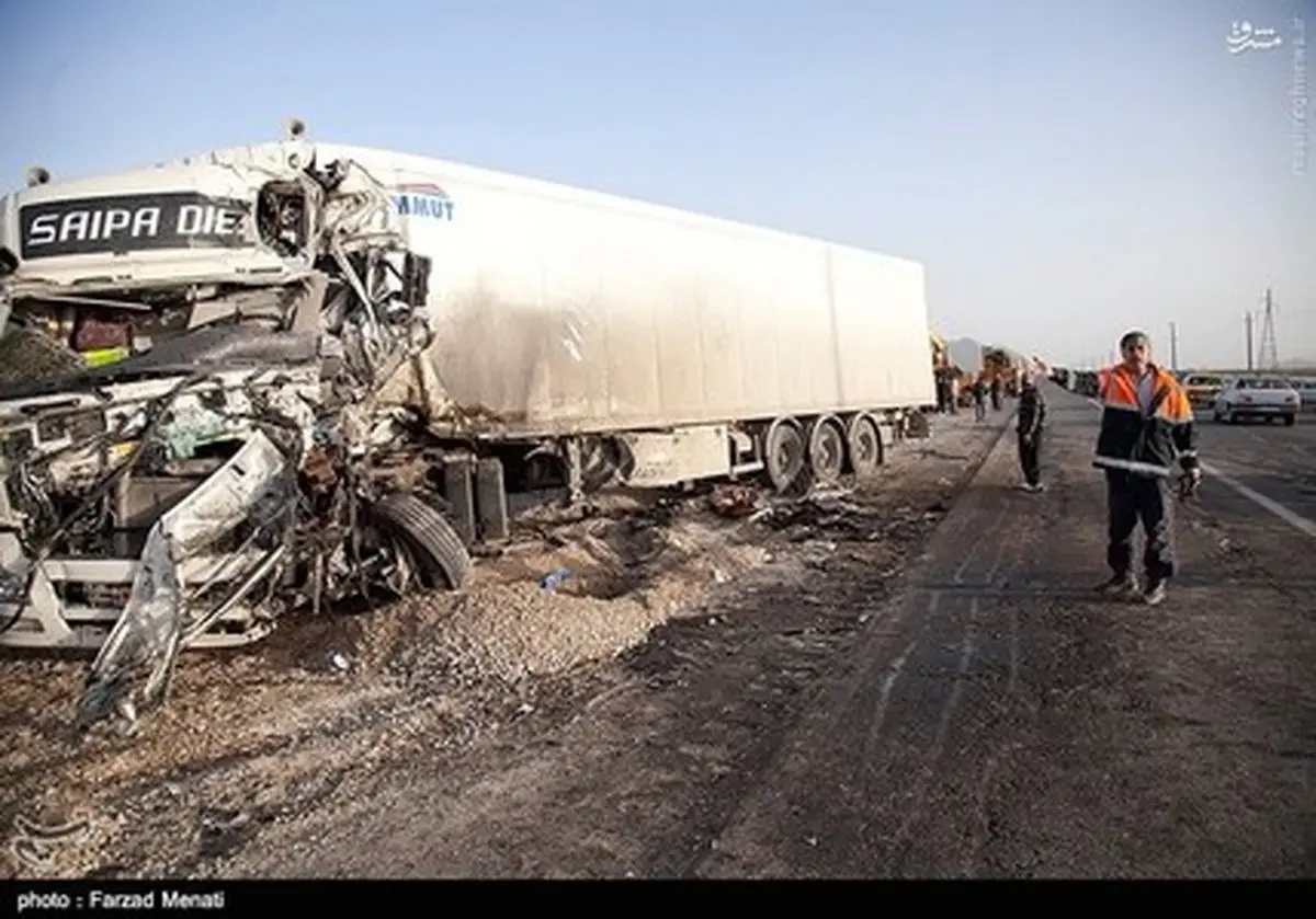 عکس/ تصادف وحشتناک چهار دستگاه کامیون