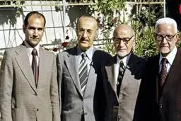 وکیل مبارزی که وکالت آیت‌الله خامنه‌ای، بازرگان و شریعتی را پذیرفت، که بود؟ + عکس