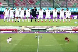 یک دقیقه سکوت به احترام قربانیان زلزله غرب کشور در آغاز بازی تیم ملی/عکس