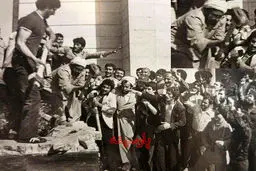 عکس دیده نشده از تخریب قبر «رضاخان» توسط «خلخالی»