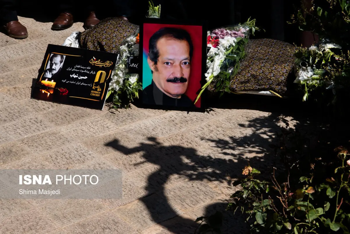 تصاویری از تشییع پیکر بازیگر پیشکسوت