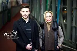 تصویری از پسر امين حيايى در كنار مادربزرگش فرزانه داورى بازيگر قديمى سينما